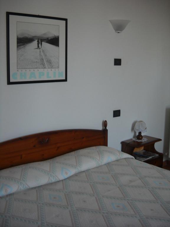 Bed and Breakfast Charlie Chaplin à Tamara Chambre photo